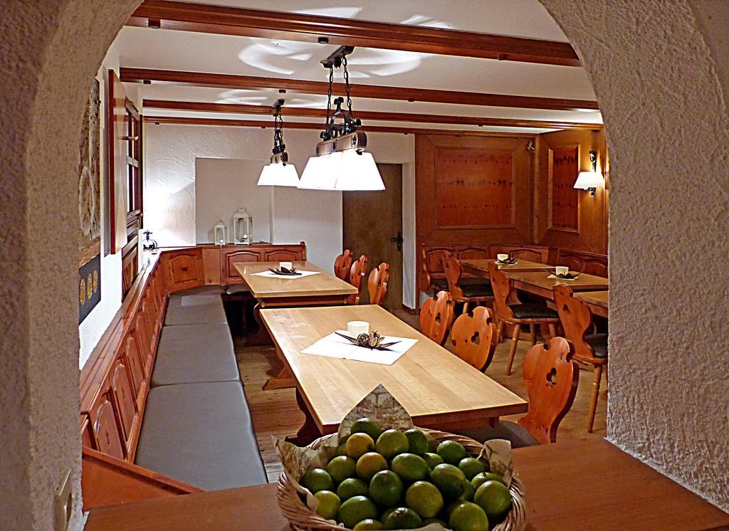 Hotel-Restaurant Schwyzerhuesli Фирнхайм Екстериор снимка