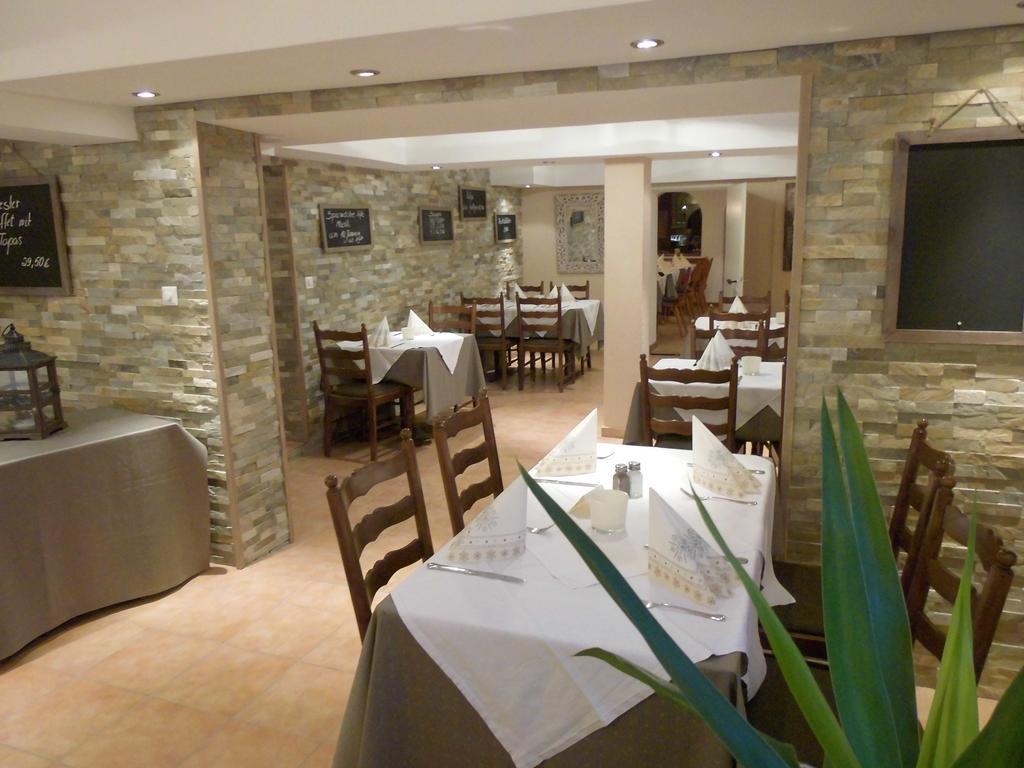Hotel-Restaurant Schwyzerhuesli Фирнхайм Екстериор снимка