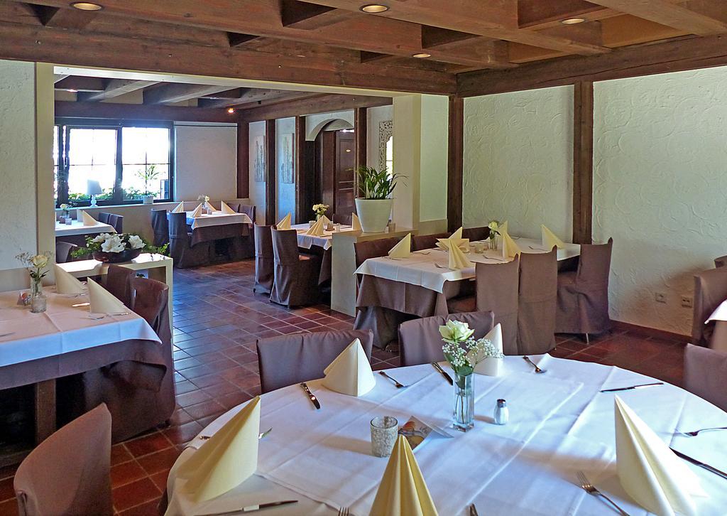 Hotel-Restaurant Schwyzerhuesli Фирнхайм Екстериор снимка