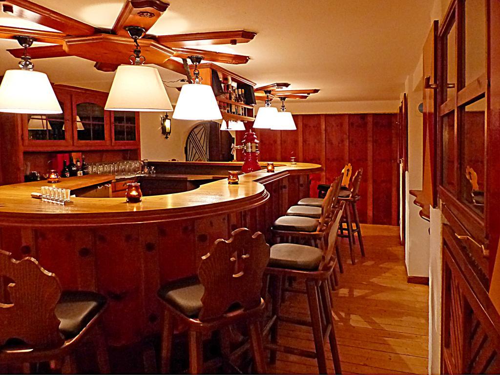 Hotel-Restaurant Schwyzerhuesli Фирнхайм Екстериор снимка