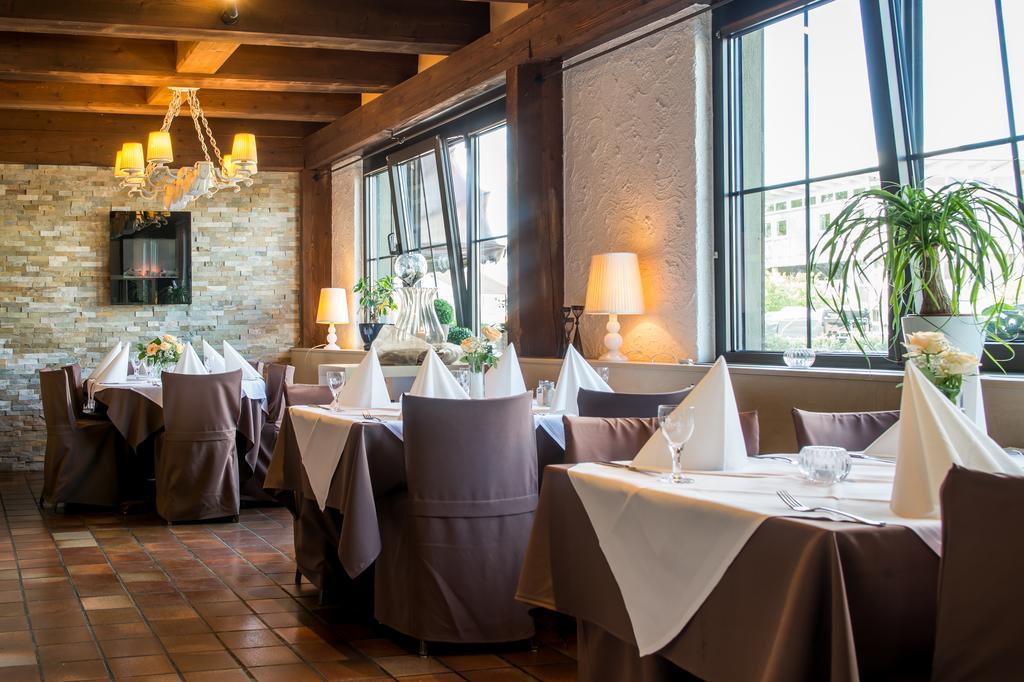 Hotel-Restaurant Schwyzerhuesli Фирнхайм Екстериор снимка