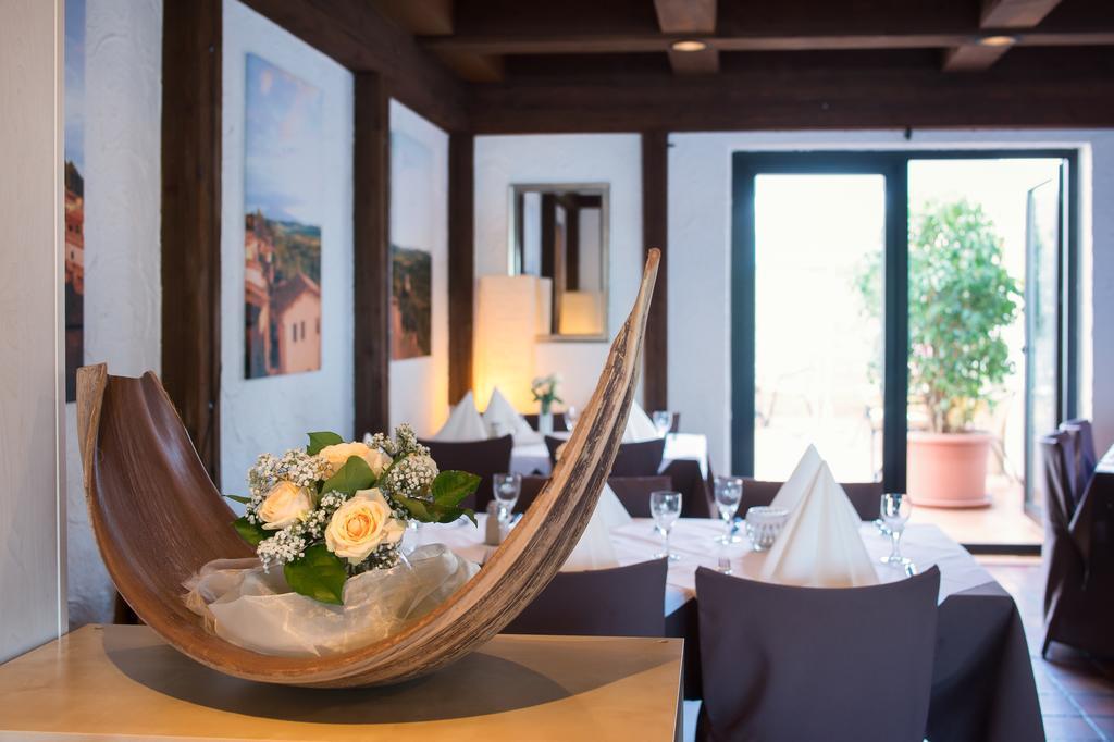 Hotel-Restaurant Schwyzerhuesli Фирнхайм Екстериор снимка