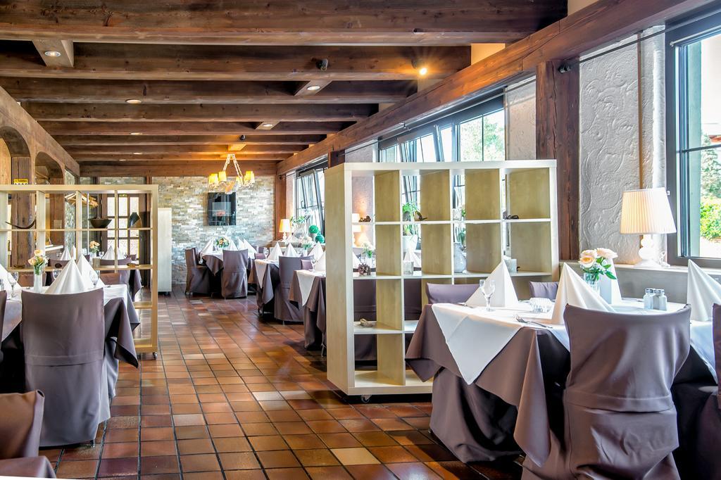 Hotel-Restaurant Schwyzerhuesli Фирнхайм Екстериор снимка