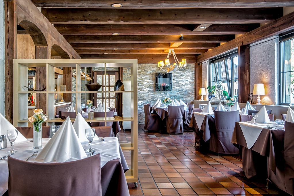 Hotel-Restaurant Schwyzerhuesli Фирнхайм Екстериор снимка