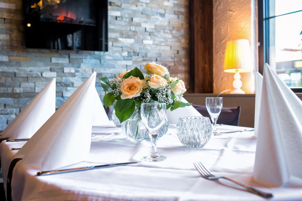 Hotel-Restaurant Schwyzerhuesli Фирнхайм Екстериор снимка