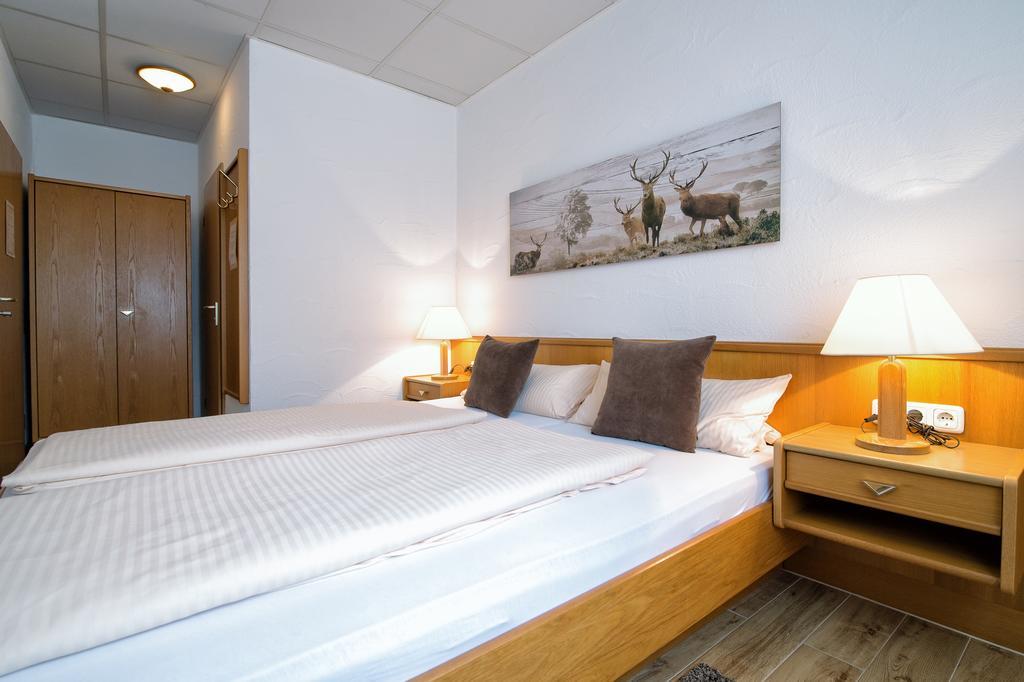 Hotel-Restaurant Schwyzerhuesli Фирнхайм Екстериор снимка